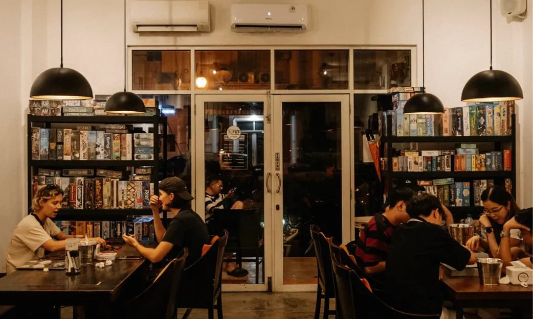 Hello Cafe & Board Game