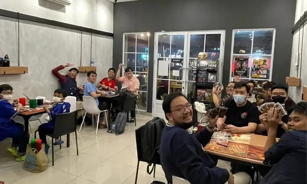 Invaders Board Game Station