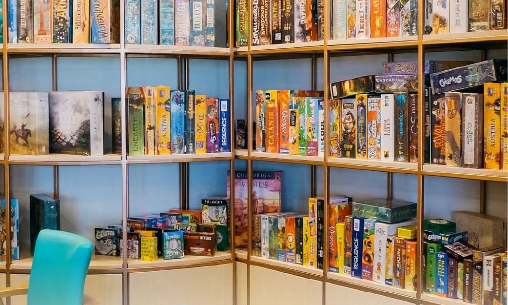 Mamasays Restaurant & Board Game