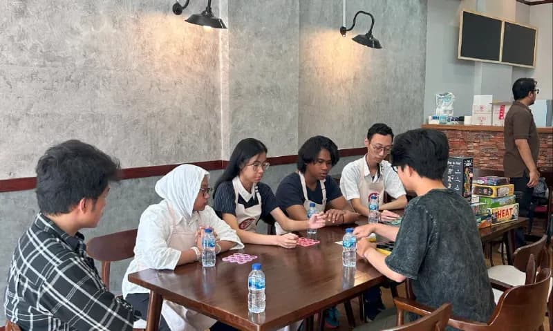 Natural Twenty Boardgame Cafe